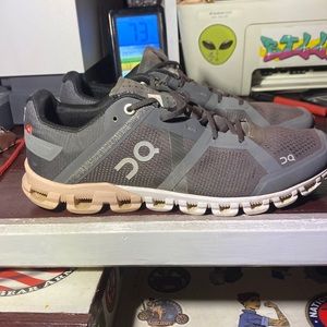 Qc shoes for woman size 8.5 only wore 3 times